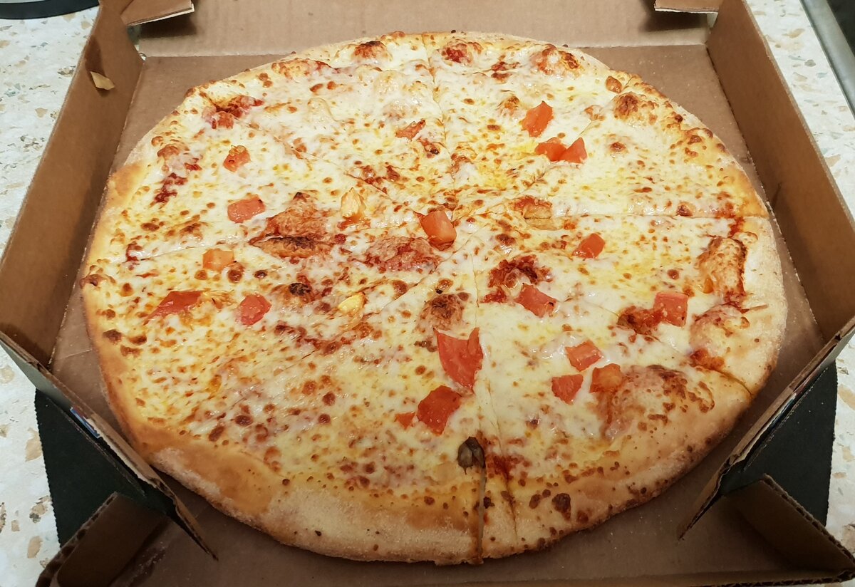 Пицца "Маргарита Гурме"  33см. от Domino's Pizza.