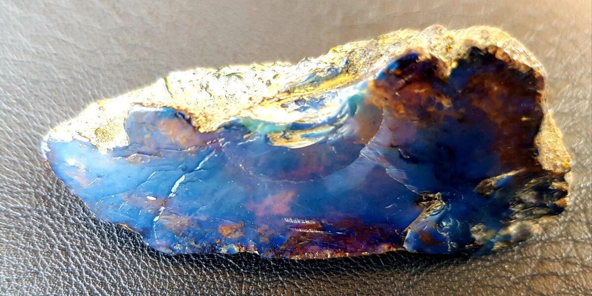 Голубой янтарь из Доминиканы