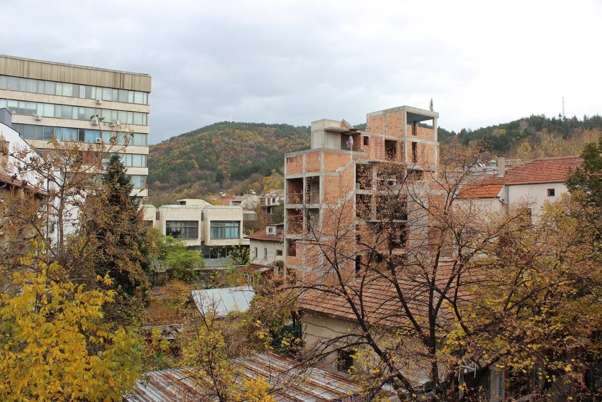 Ноябрь 2016 года - строительство дома на фото выше. Личный архив автора