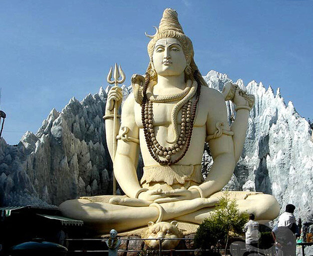 Статуя Шивы