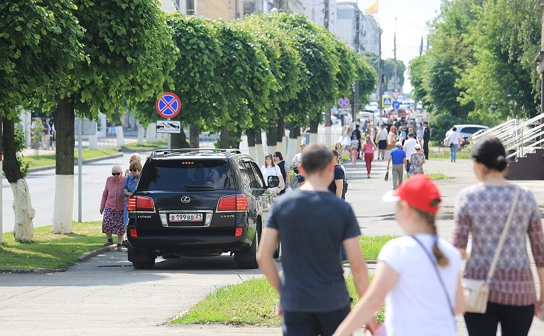 Якубович езда по тротуару