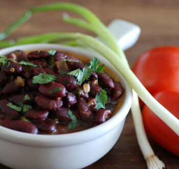 фото с сайта: https://www.tvcook.ru/recipes/fasol/jarenaya-krasnaya-fasol.html