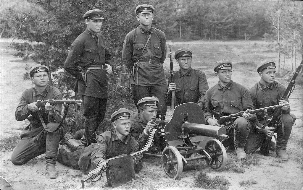 Бойцы РККА с пулемётом Максима, около 1930 года. Источник: wikipedia.org