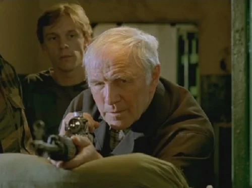 Кадр из фильма "Ворошиловский стрелок".