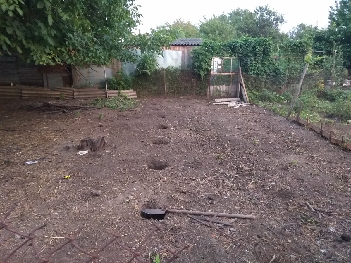 Вот тут и разместим сарайчик!