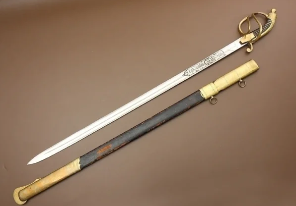 Сабля морская офицерская, образца 1855 года. Прямая, но сабля. И никакой елмани нет.