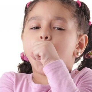 Важно помнить, что кашель представляет собой защитную реакцию организма на раздражение дыхательных путей в связи: