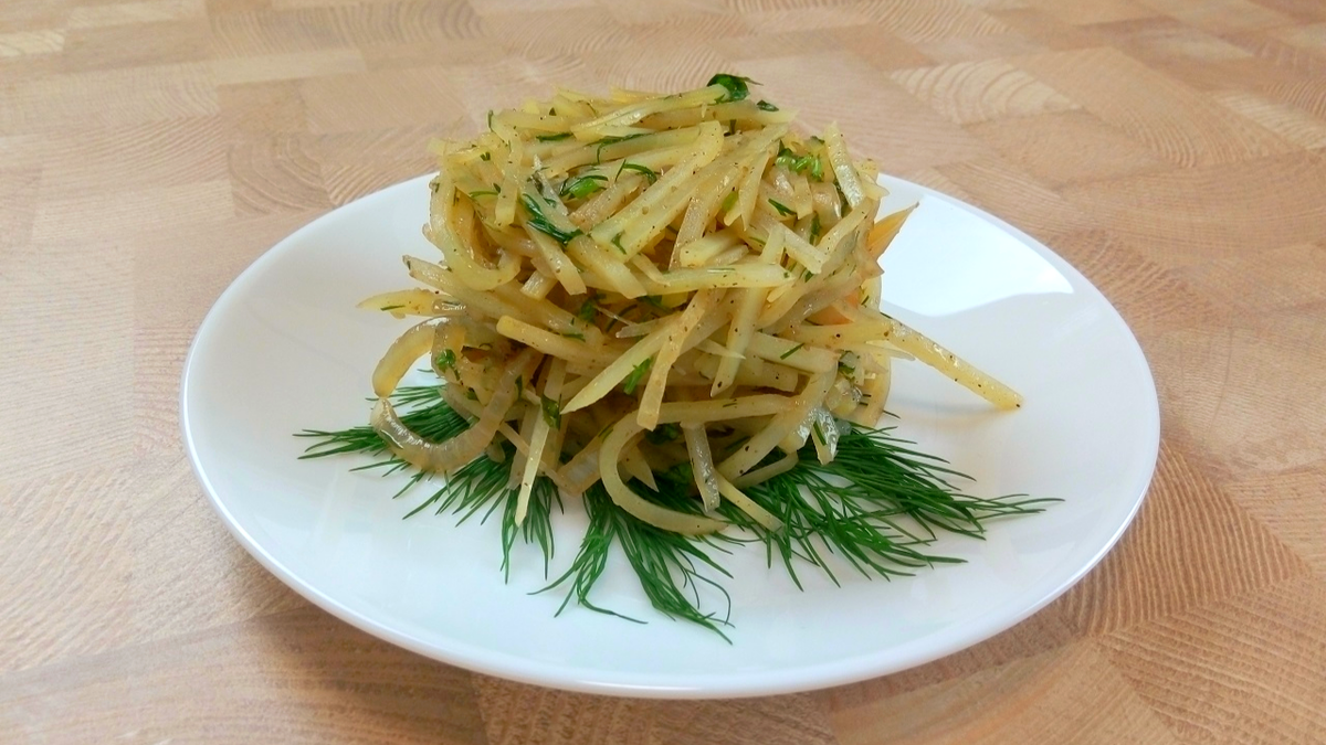 Салат с корейской картошкой. Камдича по-корейски картофель. Камдича по-корейски. Камди ча. Камди ча картофель по корейски