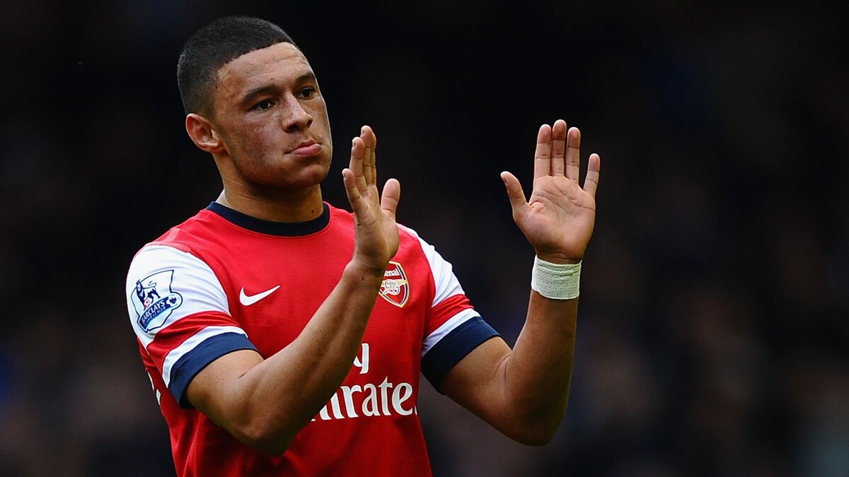 Алекс приветствует болельщиков