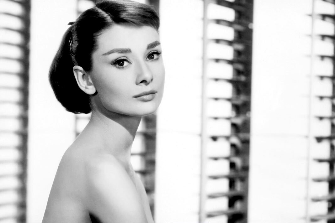 Великая голливуд. Audrey Hepburn Sabrina. Великая голливудский. Цитаты великих голливудских актрис 20 века.