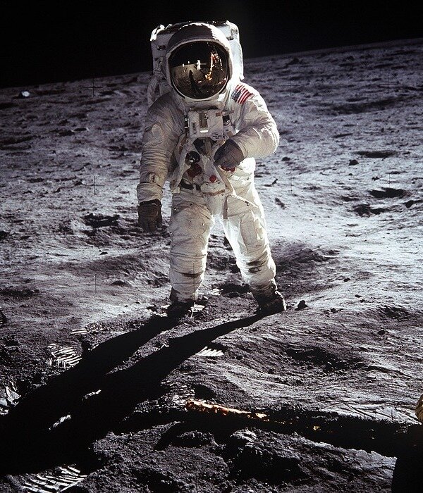 Источник:  https://pixabay.com/photos/moon-landing-Apollo-11-nasa-60582/