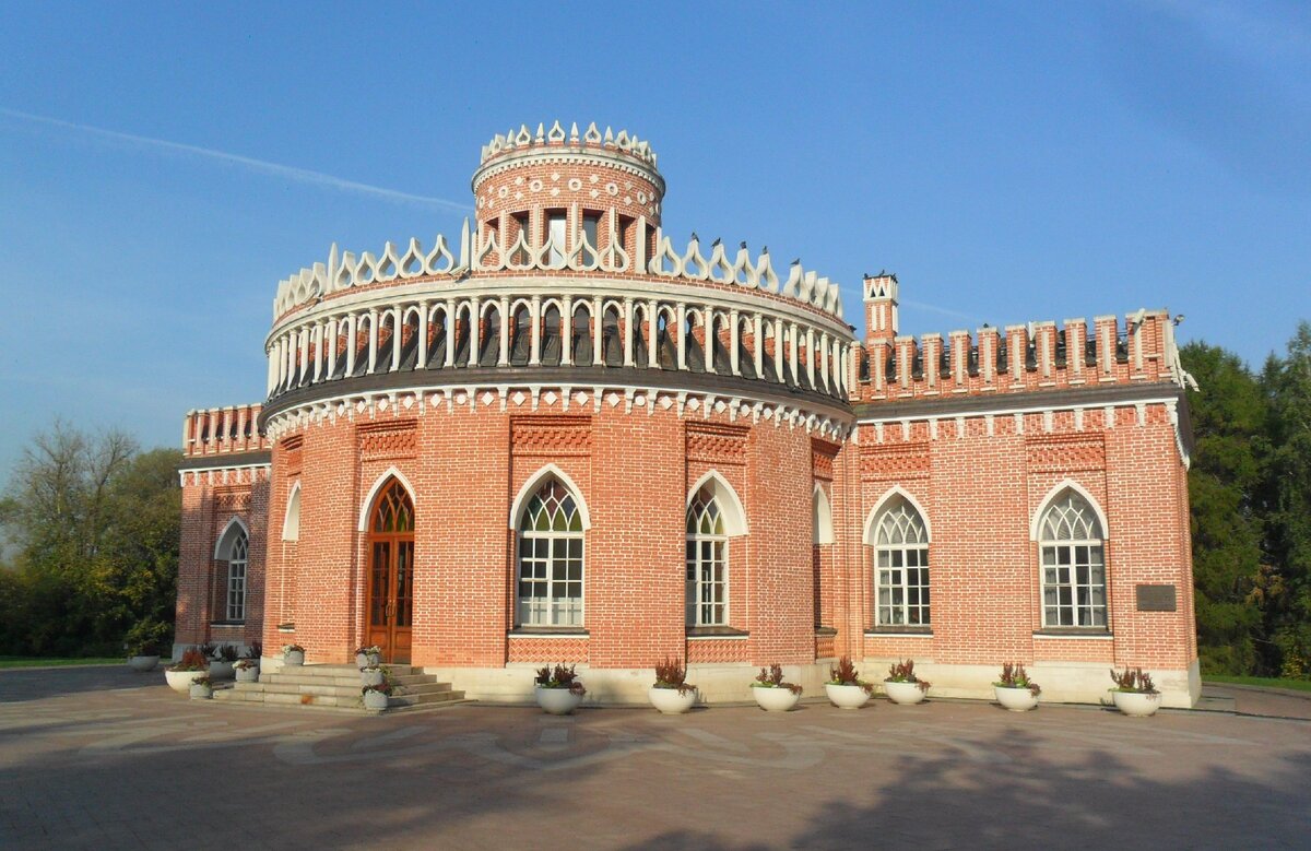 "Кавалерский корпус". Вид со стороны входа. 