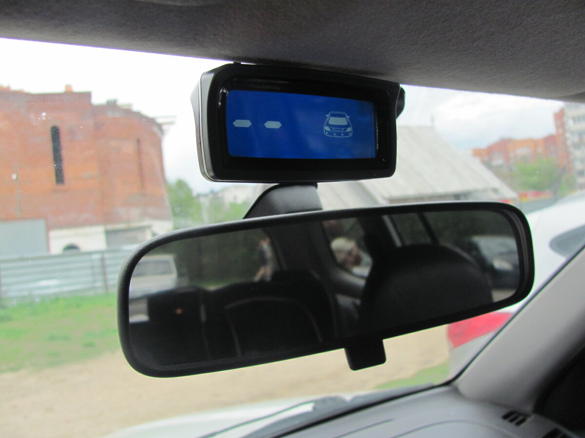 Парктроник - сзади препятствий нет