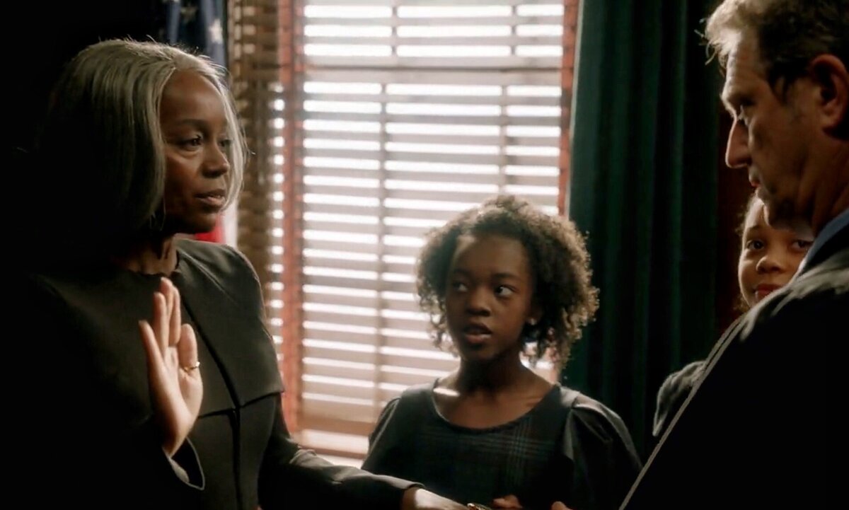 Кадр из сериала «Как избежать наказания за убийство» 6 сезон 15 серия 
