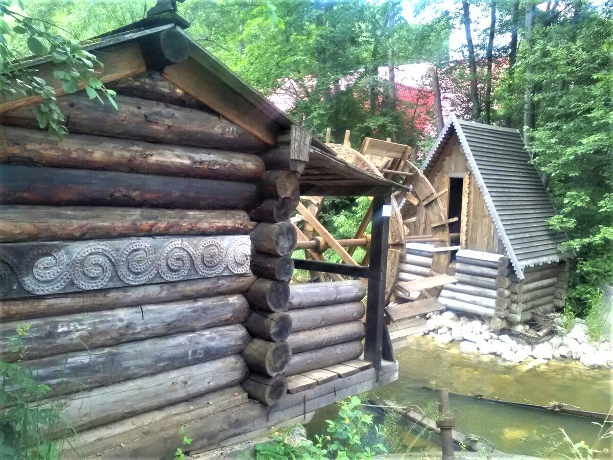Действующая водяная мельница