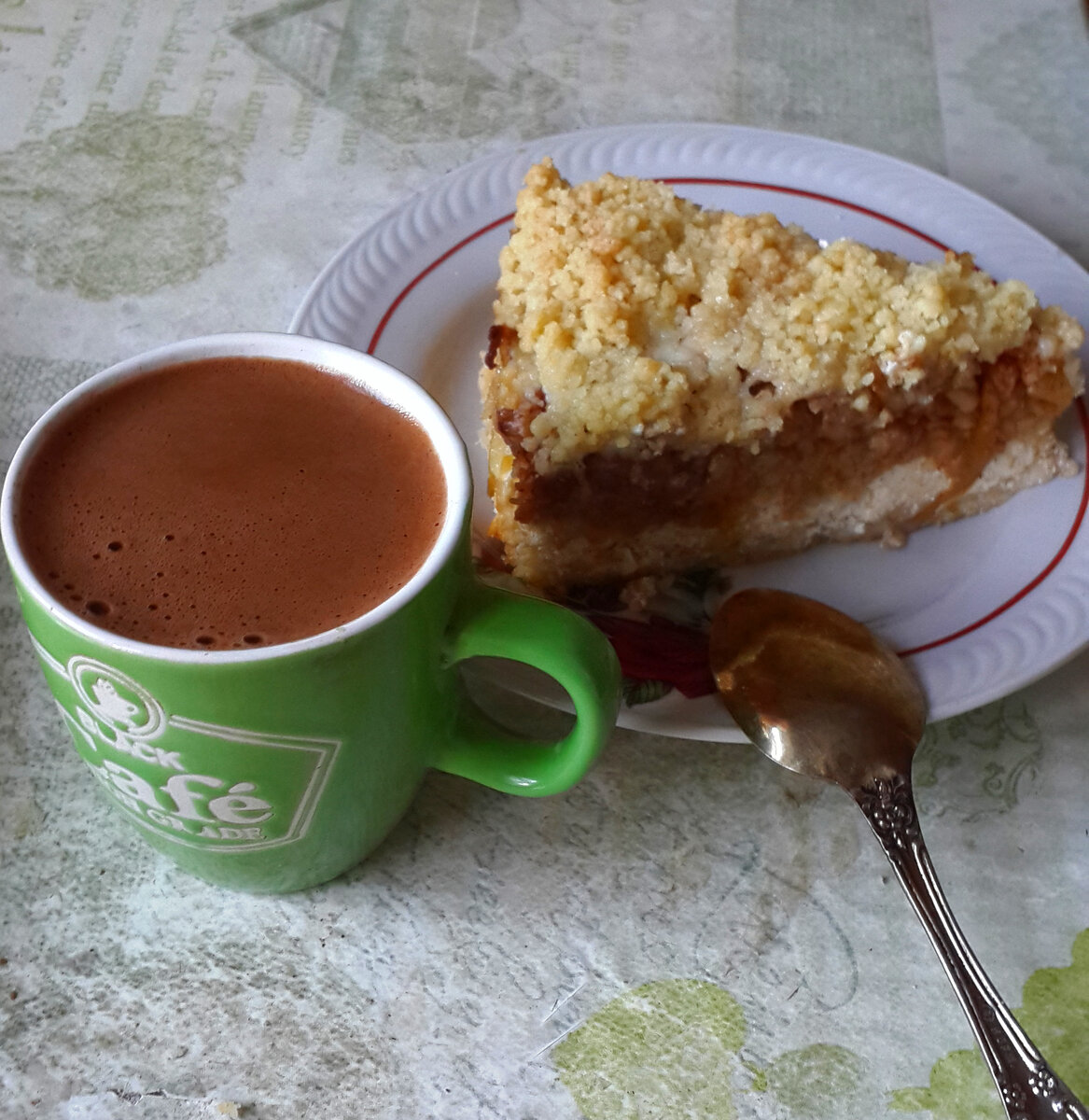 яблочный пирог с творогом и меренгой