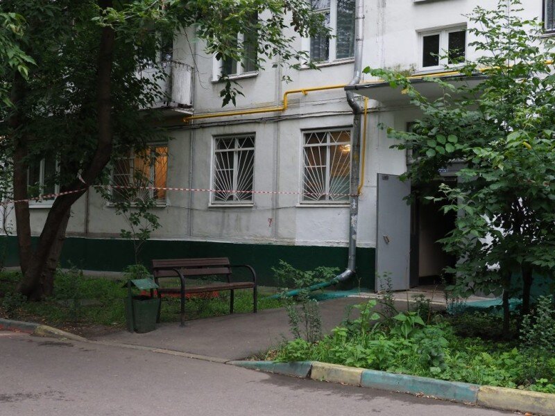 Большая Черкизовская, 8, корп. 3. Подъезд, где жил Оскар Рабин. Фото автора