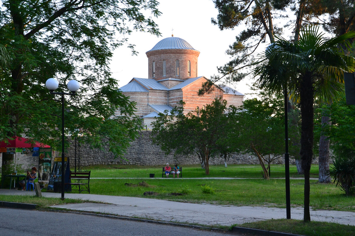 Пицунда. Храм Андрея Первозванного