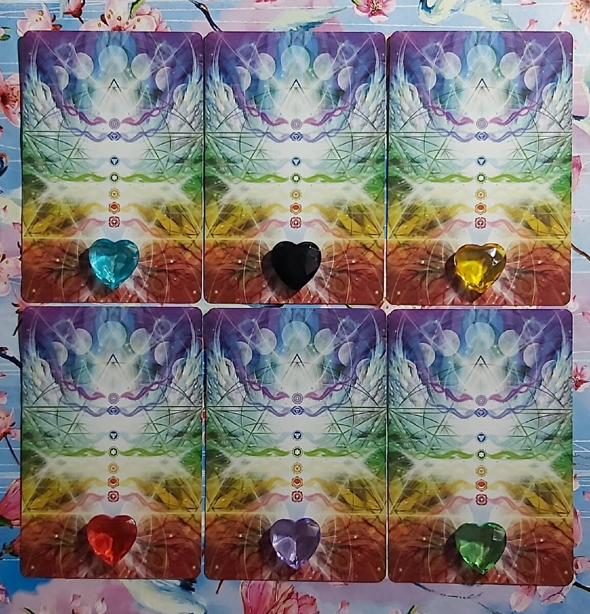 Приветствую вас, дорогие друзья! Задайтесь вопросом: "Что мне нужно знать прямо сейчас?", выберите один из шести вариантов и читайте своё последнее под фото с выбранным вариантом.
Чудесного вам дня и прекрасного настроения!