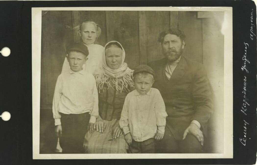 Семья капустиных из южной каролины. Семья русская 100 лет назад. Современные некрасовцы в США. Голландские переселенцы в Америке староверы. Колонисты в Америке.