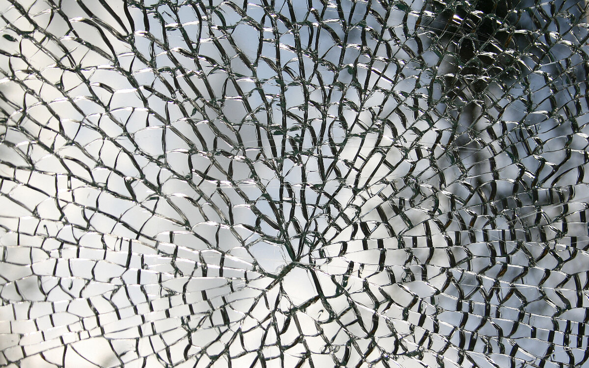 Существует множество суеверий, связанных с зеркалом в доме. Фото: Pxfuel.com 