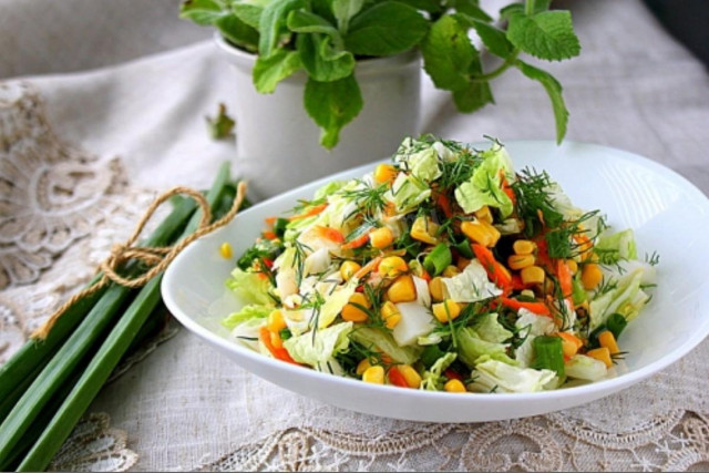Салат из пекинской капусты