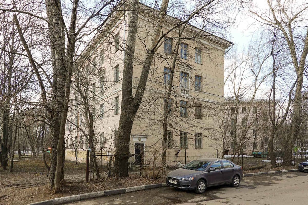 Нашел уникальную площадь в спальном районе Москвы, где все осталось почти  как в 1950-е годы | Самый главный путешественник | Дзен