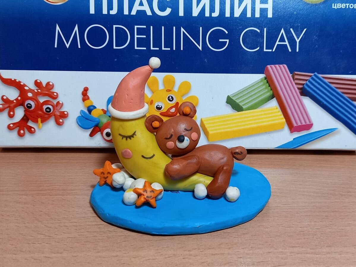 Медвежонок на Луне поделка из пластилина