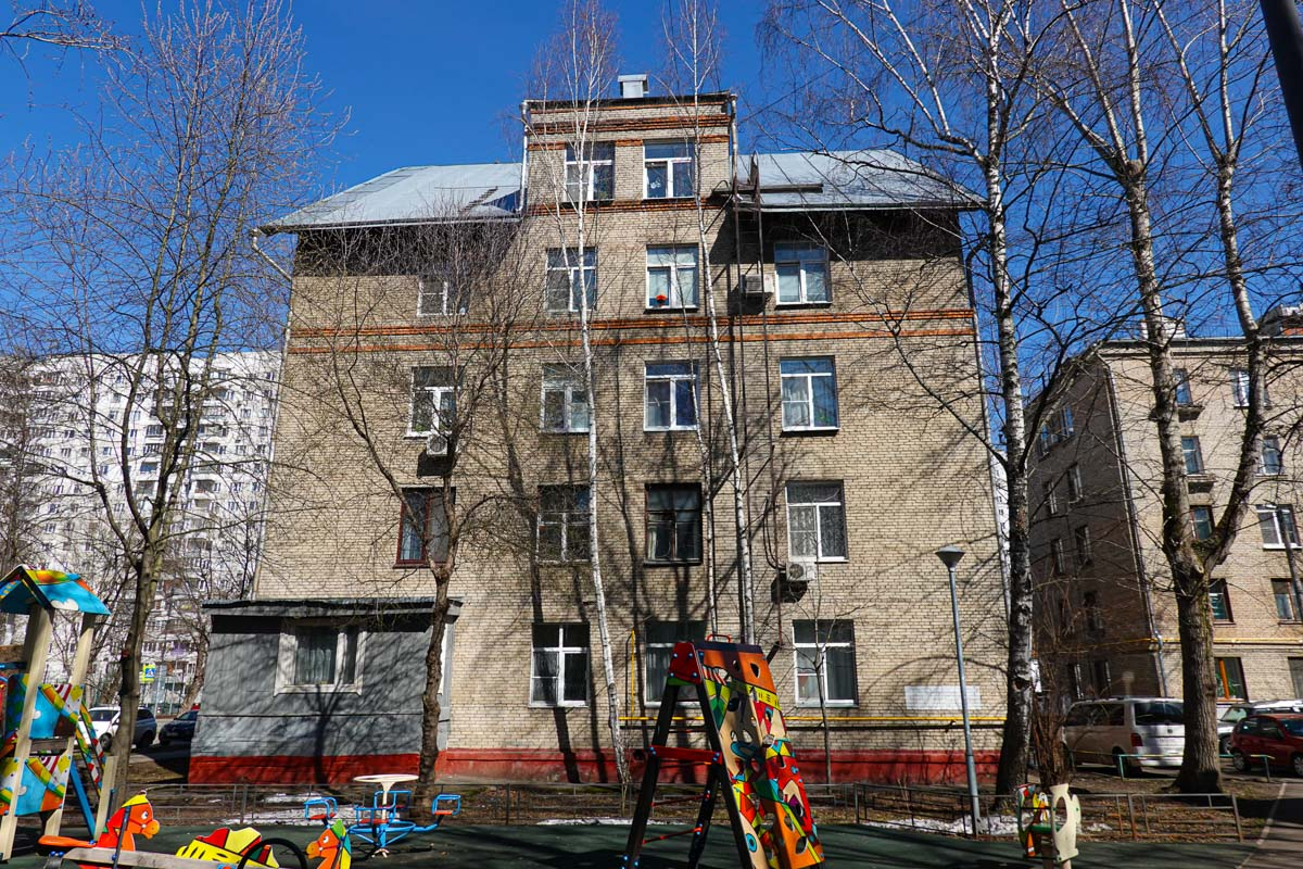 Москва. Район Новогиреево. Сапёрный проезд д.8 кор.1