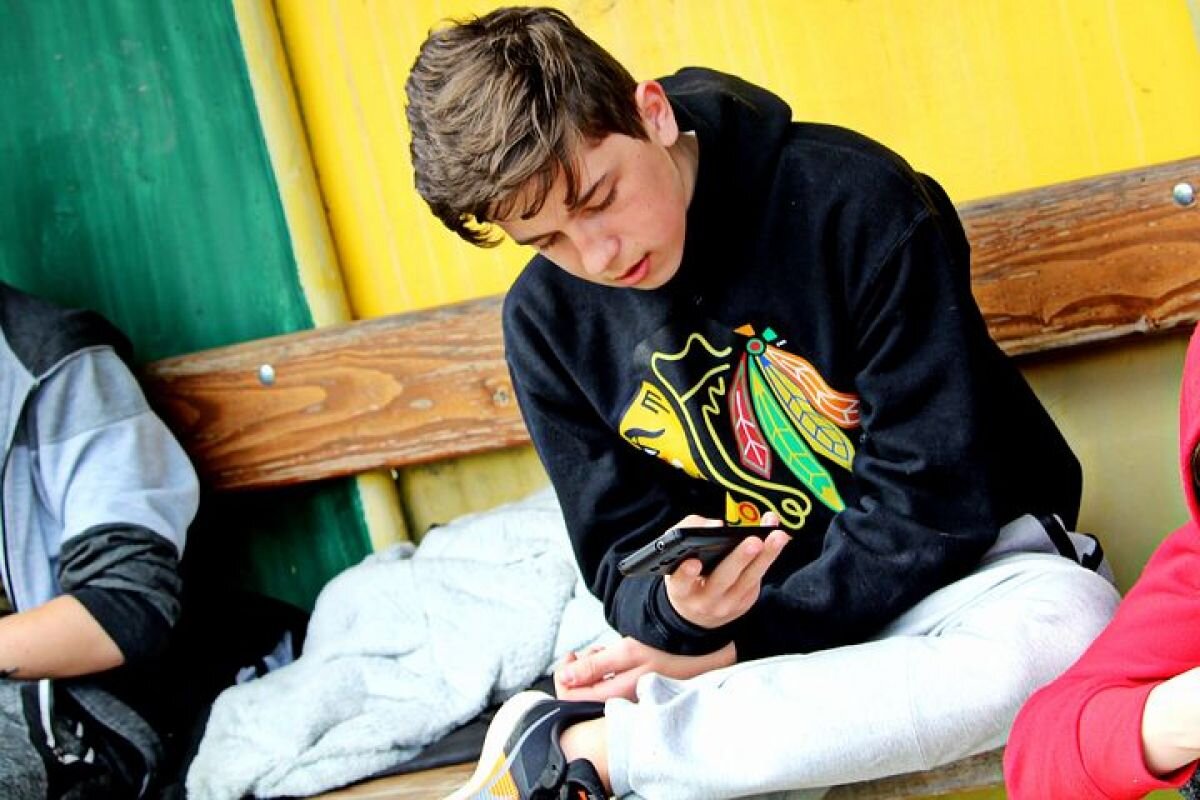    Психолог назвала причины странных подергиваний у подростков