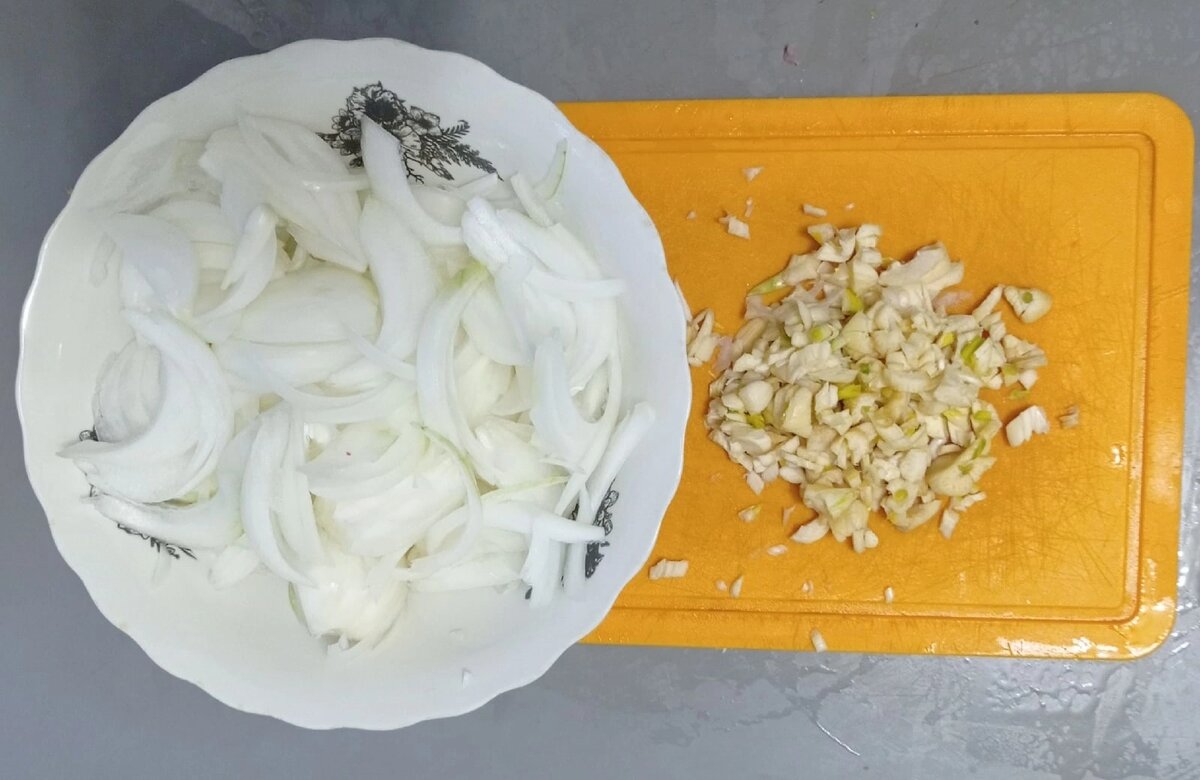 Полная кастрюлька с мясом на несколько дней. А гарнир к нему любой, свежеприготовленный Полная кастрюлька с мясом на несколько дней. А гарнир к нему любой, свежеприготовленный