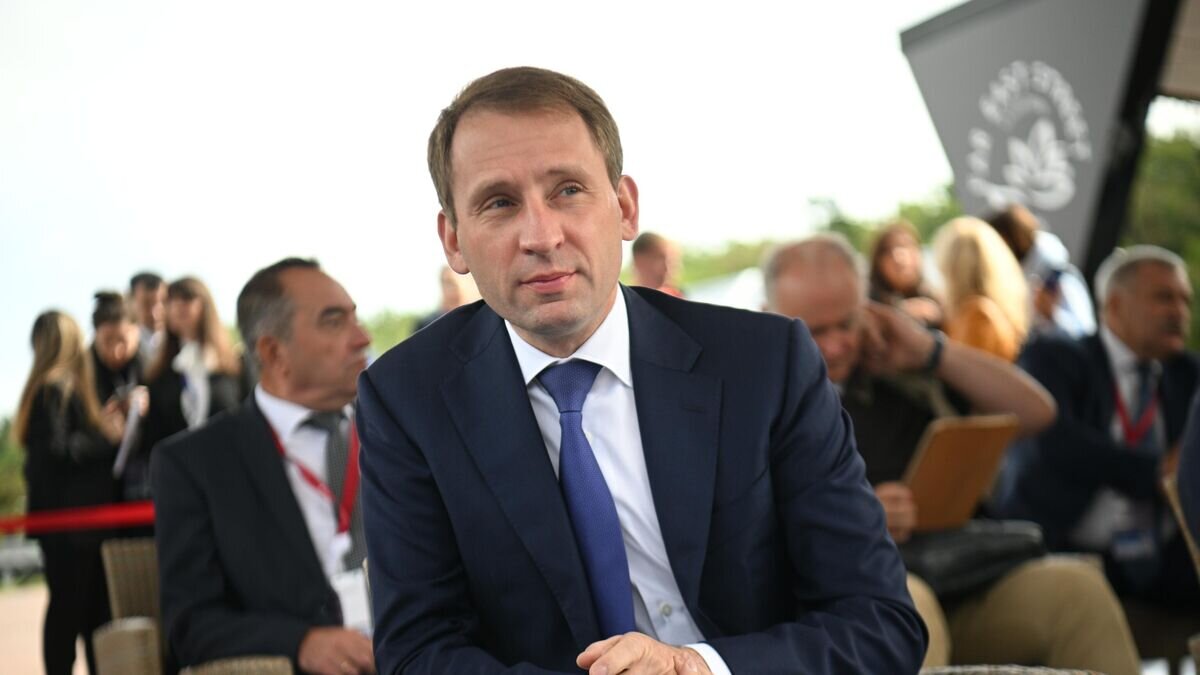    Министр природных ресурсов и экологии РФ Александр Козлов на открытии фестиваля "Улица Дальнего Востока" в рамках Восточного экономического форума во Владивостоке© РИА Новости / Алексей Филиппов