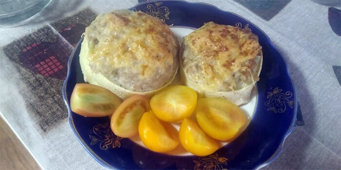 Фаршированные кабачки в духовке