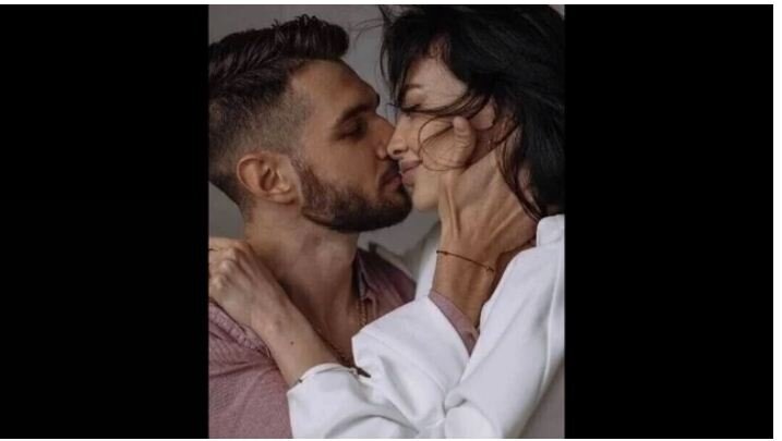 Скрин с клипа