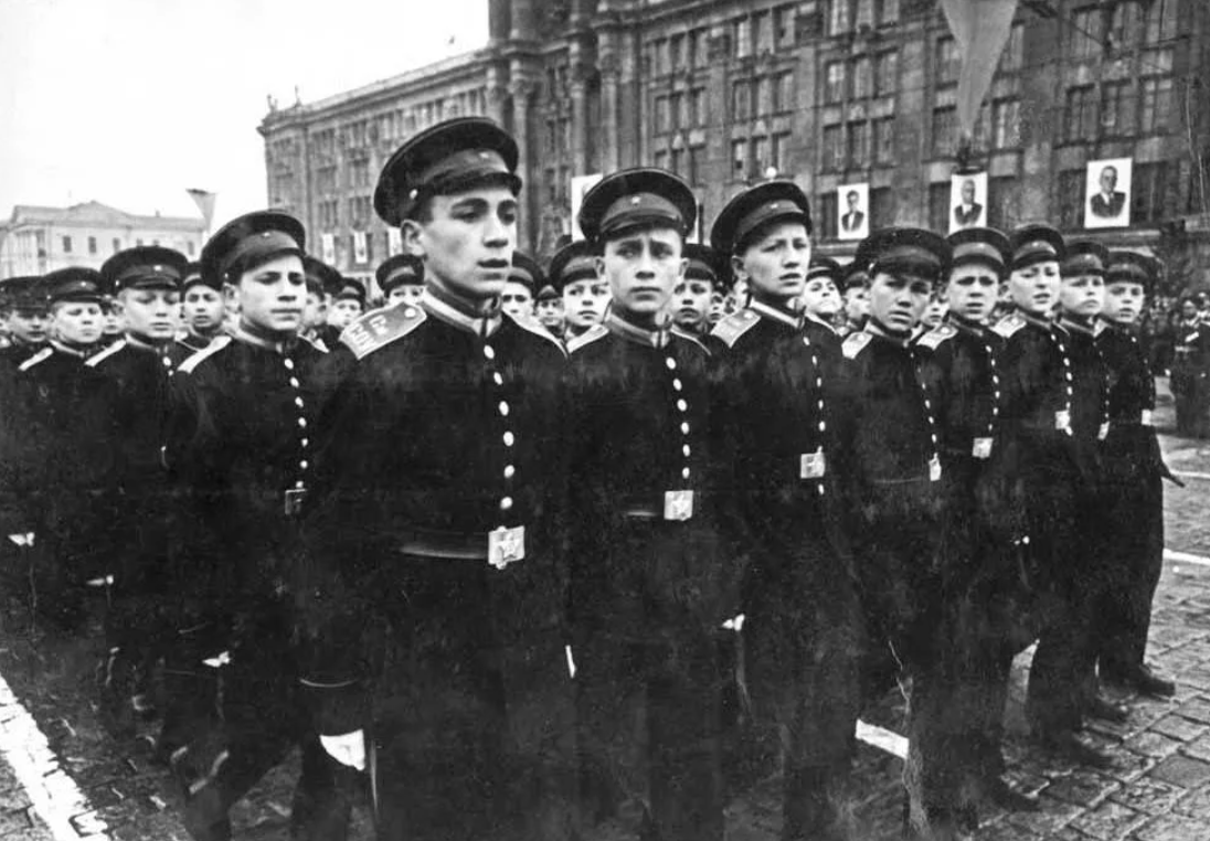 Без училищ. Ленинградское Суворовское училище 1944г. 1943г.Суворовское училище г.. Кутаисское Суворовское военное училище 1943. СВУ училище СССР.