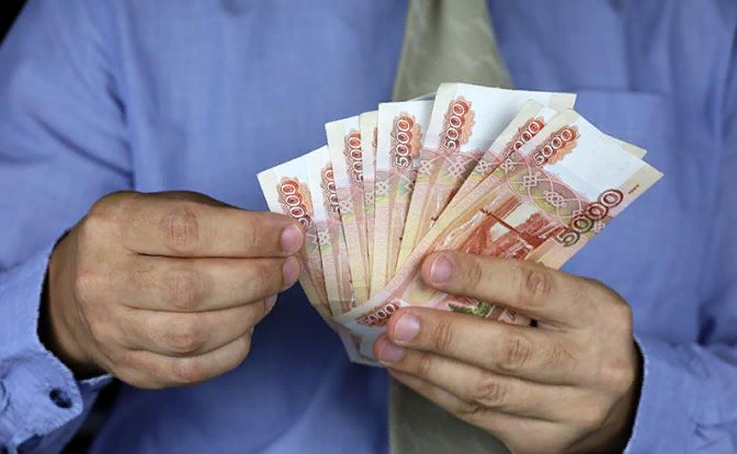 С точки зрения элиты население РФ делится на три категории «хозяйственного понимания»: (1) люди, ругающие за ухудшение своего благосостояния кондукторов, продавцов, производителей, хозяев торговых...