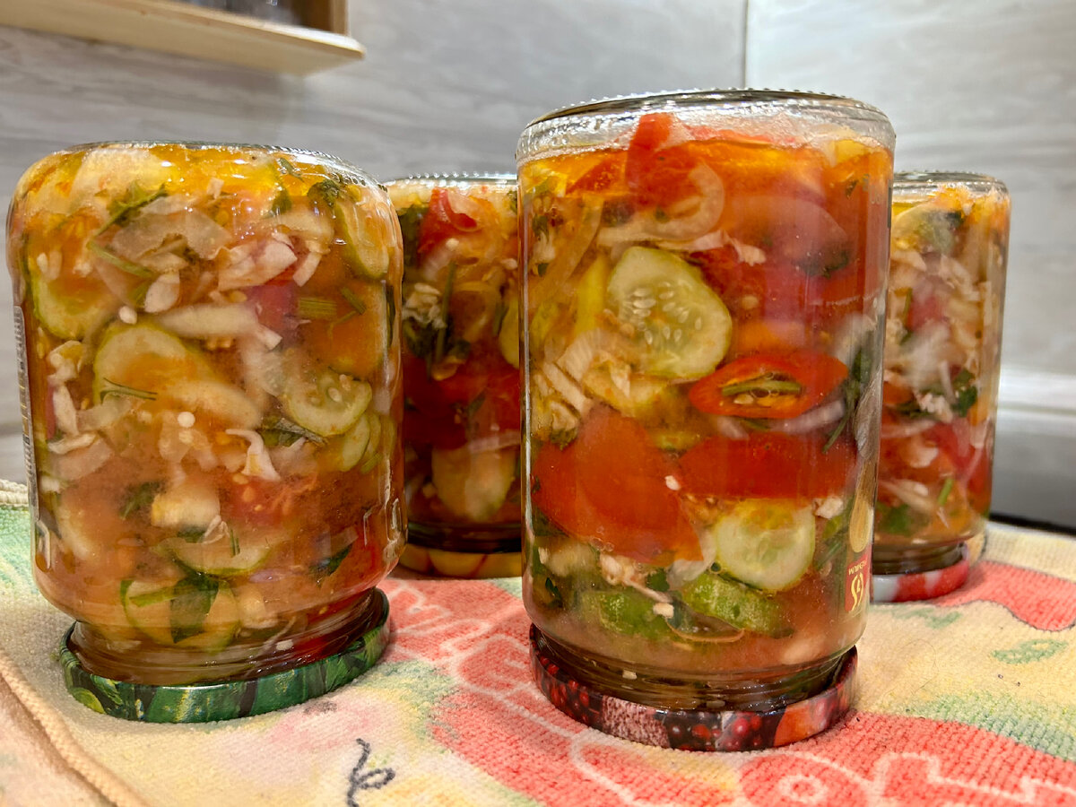 Салат на зиму из огурцов с луком и морковью