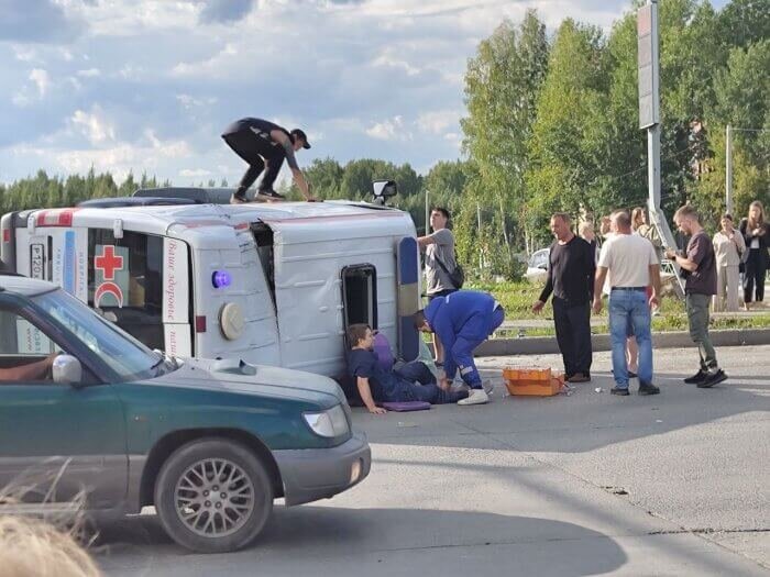 Фото: ЧП Новосибирск/Новосибирск с огоньком