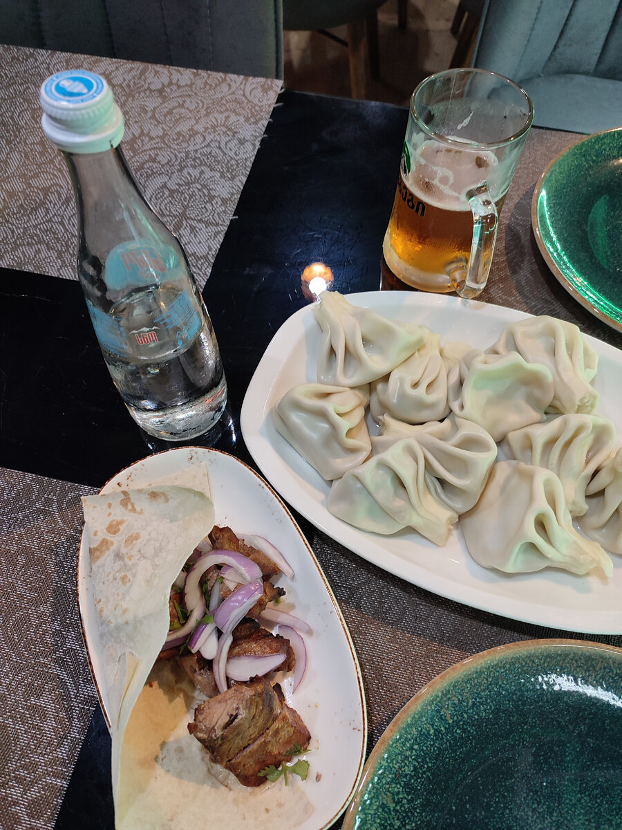 Кстати, посуда! Очень приятная. 