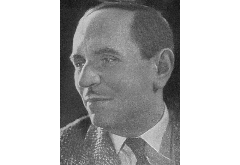 Аркадий Миронович Минчковский — советский писатель, драматург и сценарист, художник.