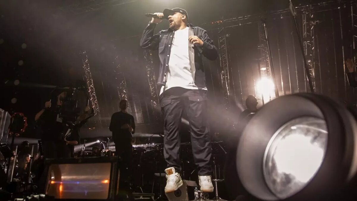     «Проспект Мира» решил разобраться, почему в Красноярске не могут провести концерт Басты, и поговорил с организатором выступления и представителем концертной площадки.