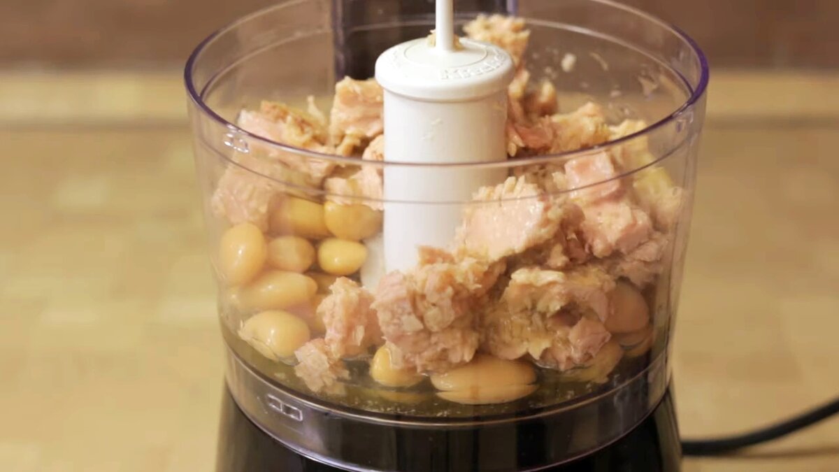 Тунец в масле и фасоль