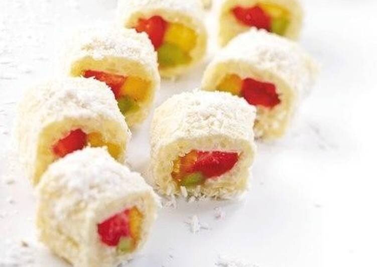 на 100 грамм - 121 ккал.  Б/Ж/У - 10/5/9