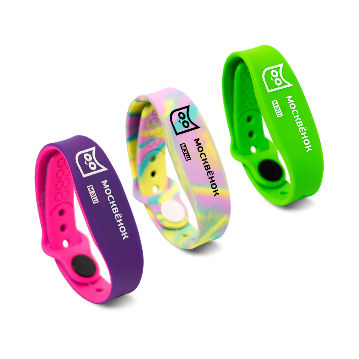 Слева направо: двухцветный, комбинированный и одноцветный браслеты "Москвёнок"