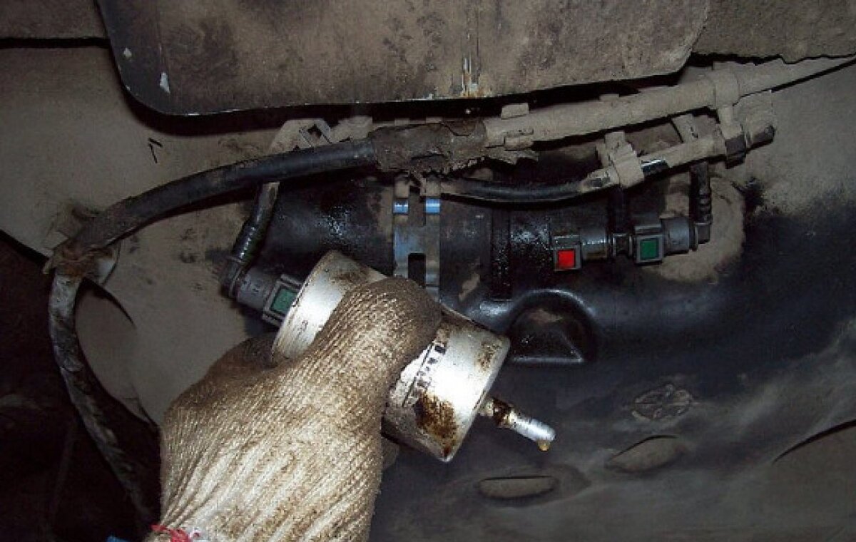 Снятие проблемного топливного фильтра