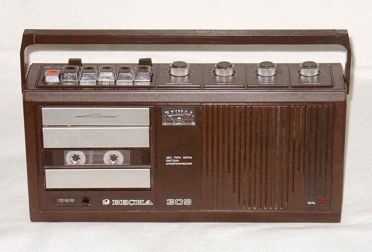 Кассетный магнитофон Весна-309 1987 года выпуска