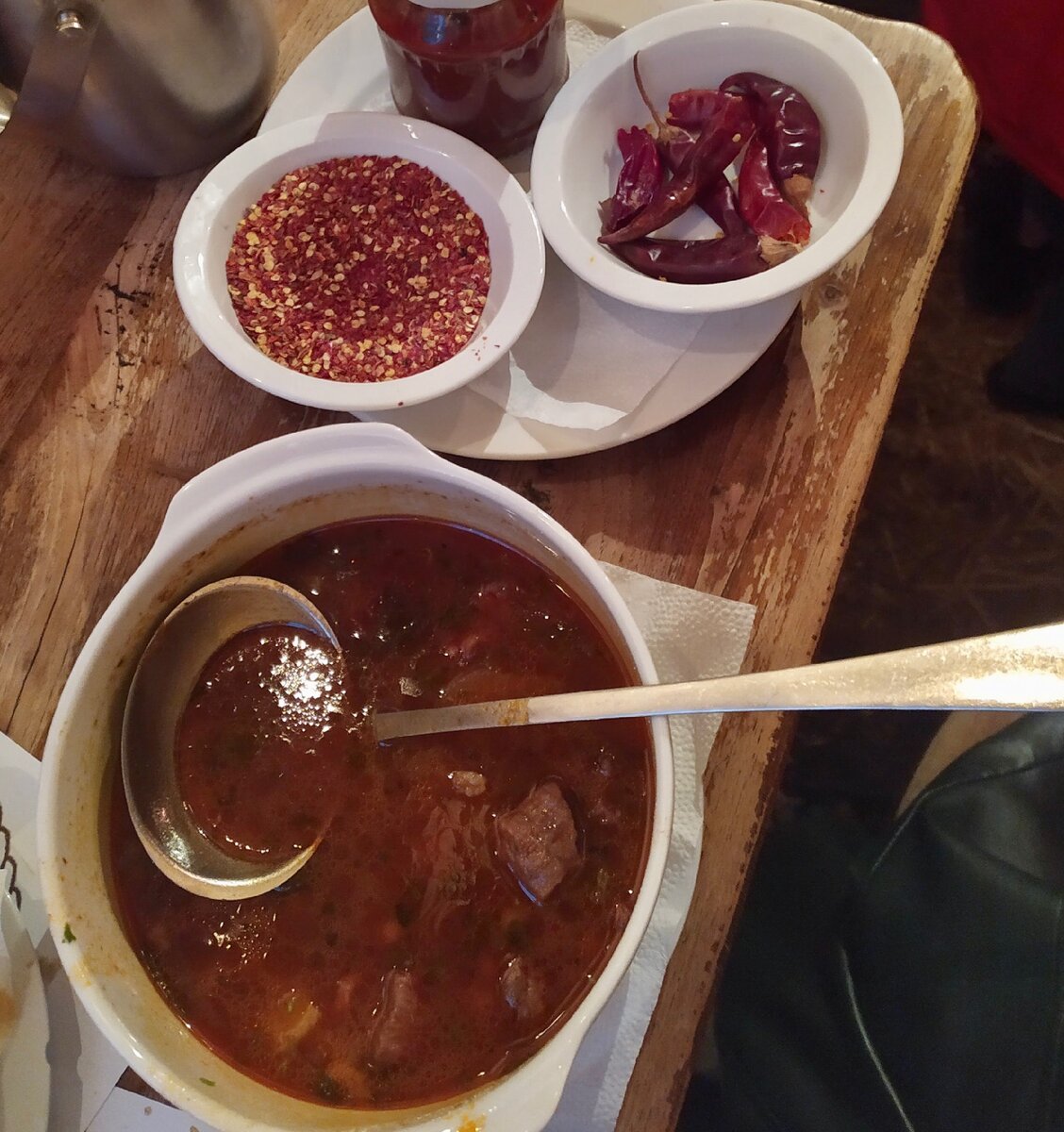 На фото — одна порция гуляша