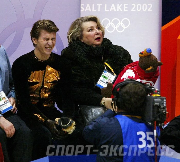 14 февраля 2002 года. Солт-Лейк-Сити. Алексей ЯГУДИН и его тренер Татьяна ТАРАСОВА в момент объявления оценок в произвольной программе. Фото Александр ФЕДОРОВ, "СЭ" 