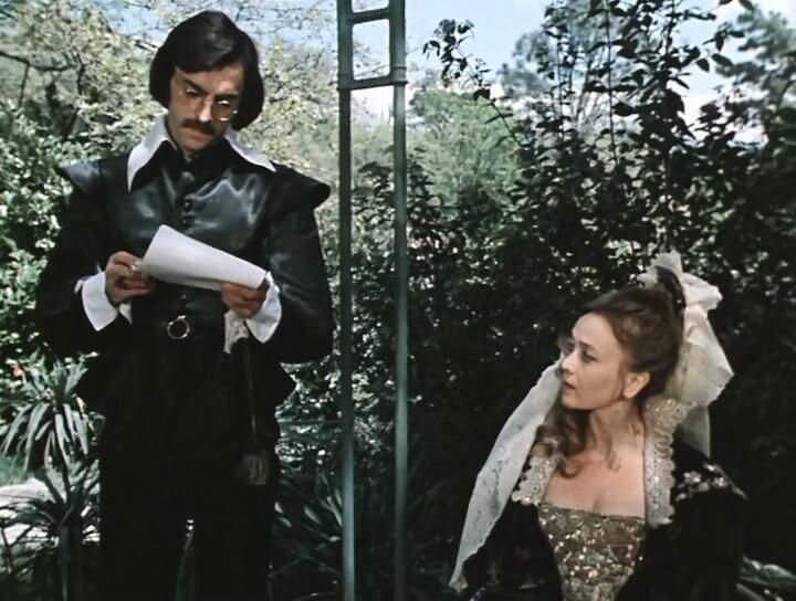 "Я готов прочесть, Но не для строгого разбора, а чтоб узнать любовный слог. Я в нем вовек не упражнялся"