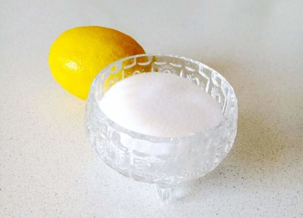 Напиток с лимоном и солью